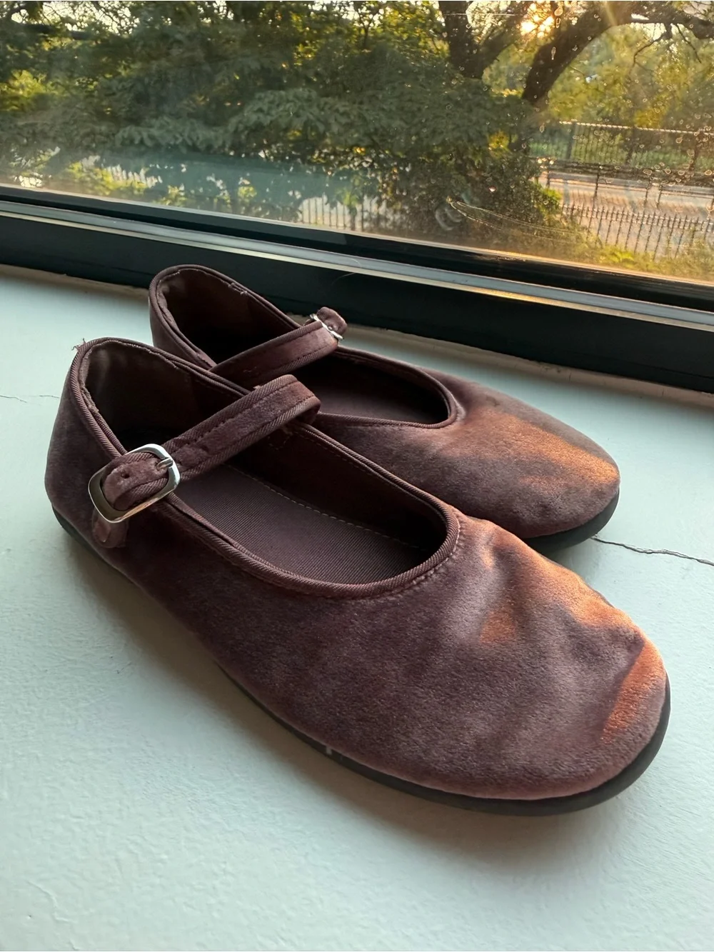 Zara Girls Mauve Velvet Mary Jane Shoes, size 13 (Zara 31)